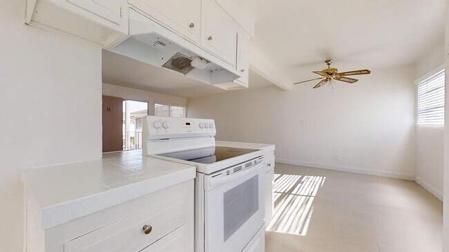 Building Photo - 1306 Amethyst St