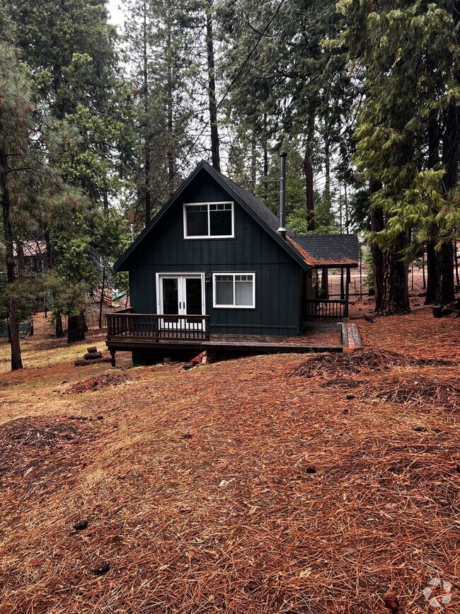 Building Photo - 25864 Sugar Pine Dr