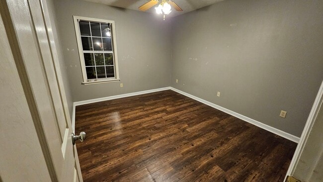 Building Photo - Duplex on Northlake Drive Available Soon!
