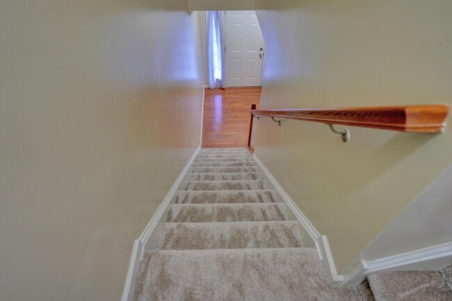 Foto del edificio - 536 Van Dyke Cir