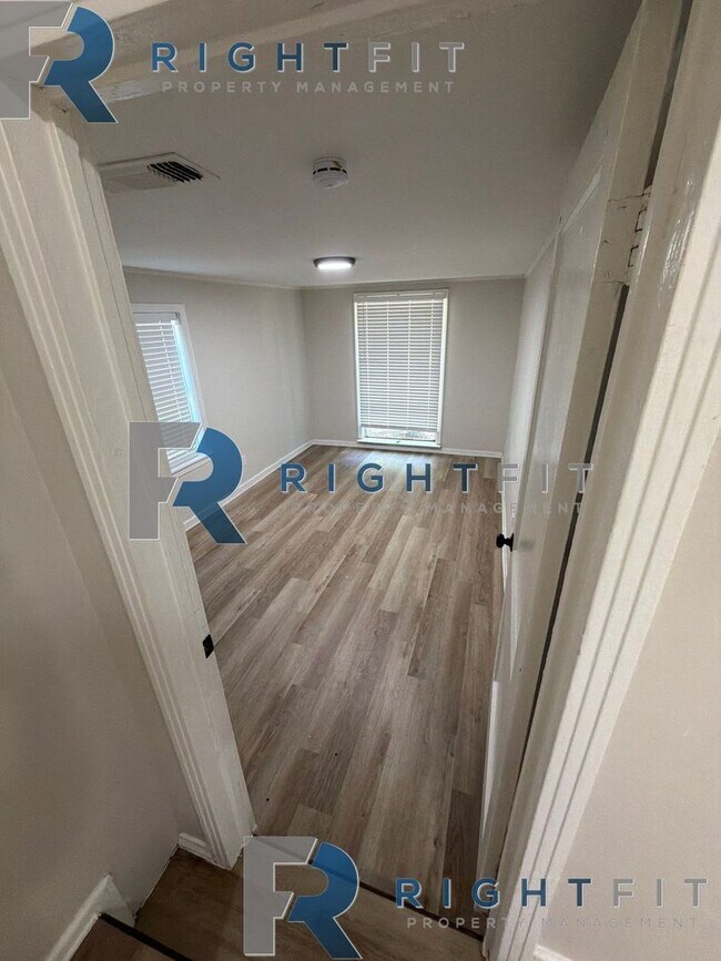 Building Photo - Newly Renovated Home in Wake Village