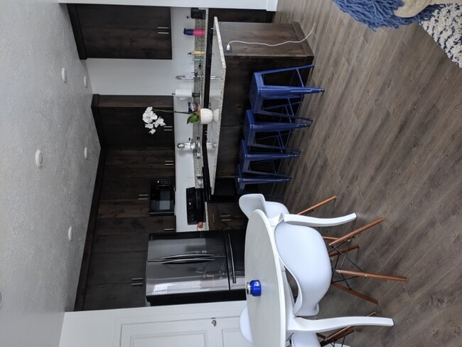 Building Photo - 452 W 85 S