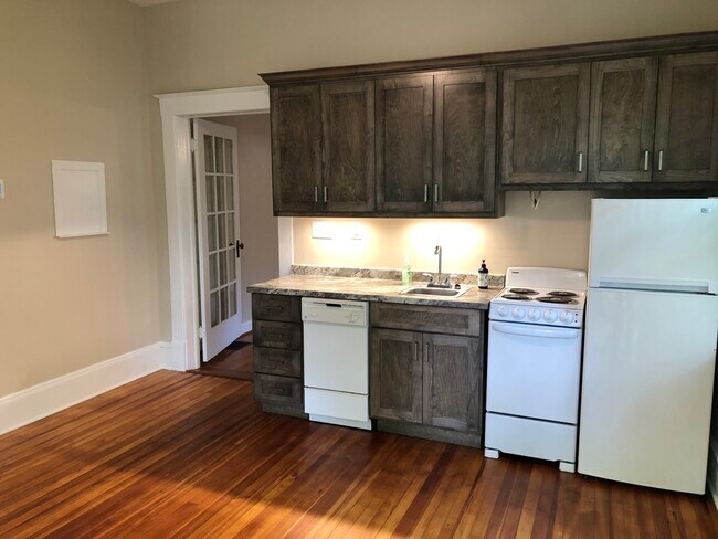 Cocina nueva - 1212 Brookstown Ave