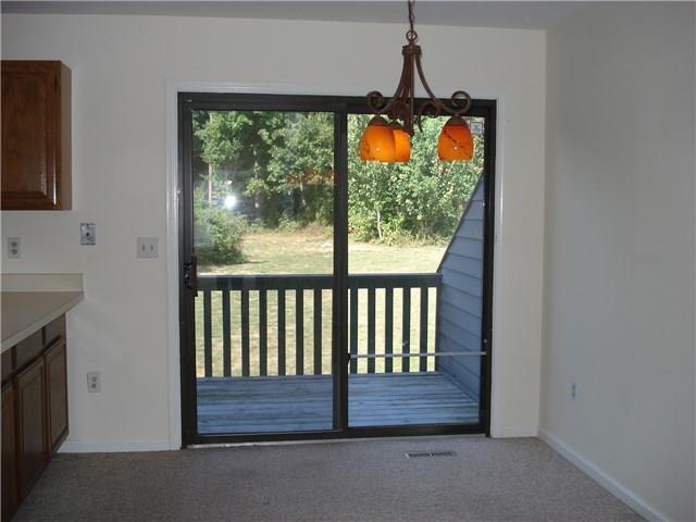 Building Photo - 42 Fawn Ridge Ln