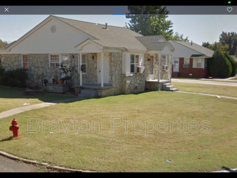 Primary Photo - 300 E Atkinson Dr