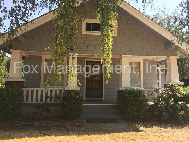 Building Photo - 10640 NE Beech St