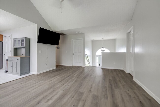 Foto del edificio - Spacious Home with Shop in Rincon!  No HOA!