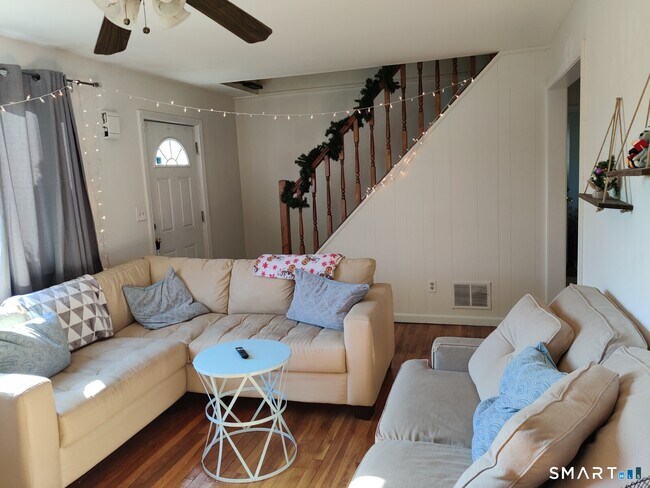 Foto del edificio - 100 Loftus Cir