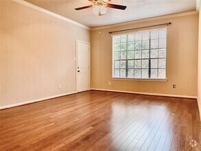Building Photo - 2255 Braeswood Park Dr