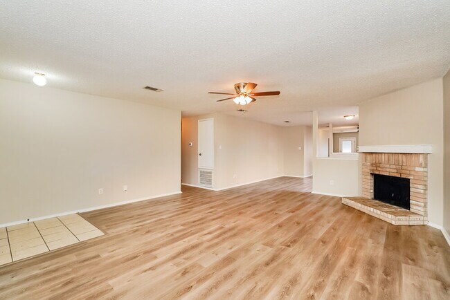 Foto del edificio - 541 Magdalen Ave