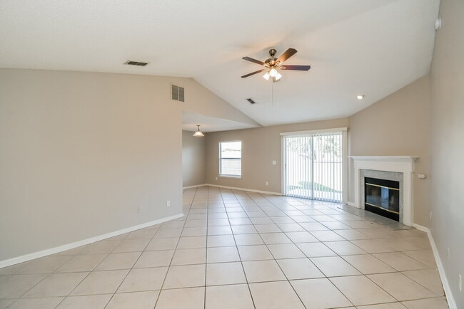 Building Photo - 9073 Bridgecreek Dr W