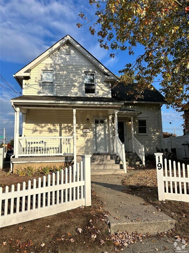 Building Photo - 19 S Union St