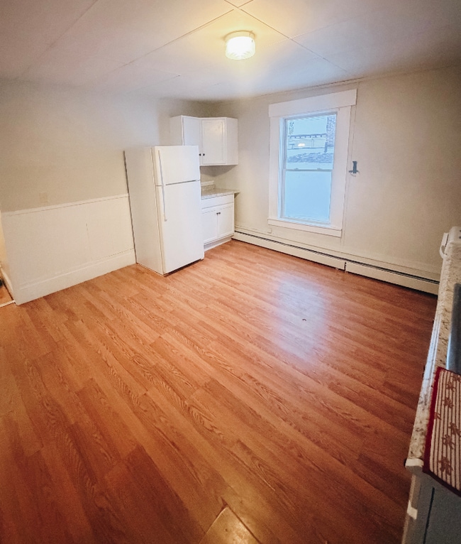 Building Photo - 24 Main St