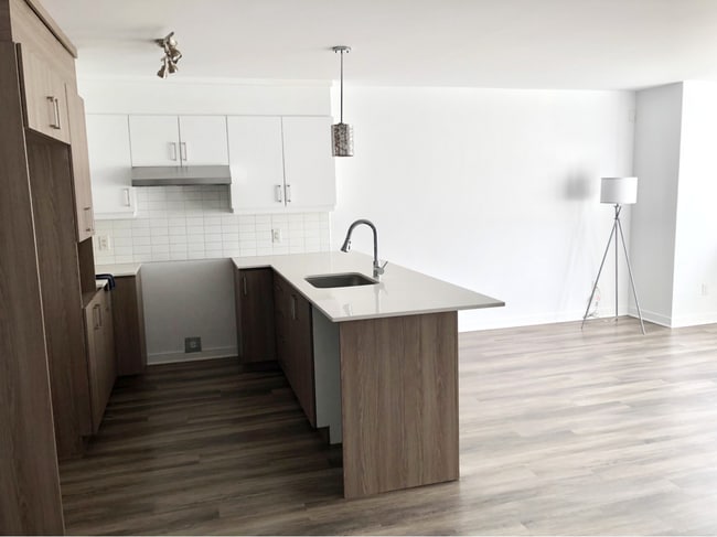 Building Photo - 1165 Rue Du Grand-Pic