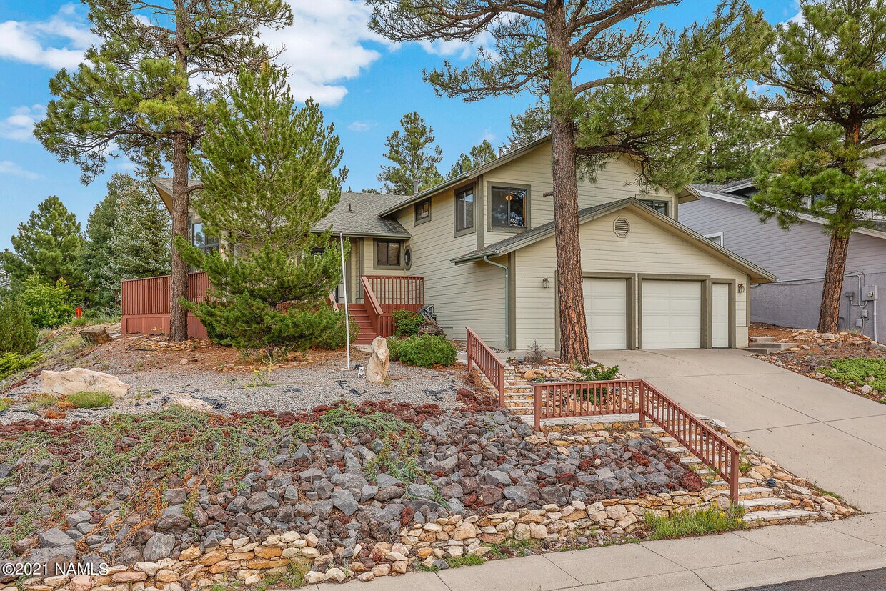 Primary Photo - 1000 N Sinagua Heights Dr