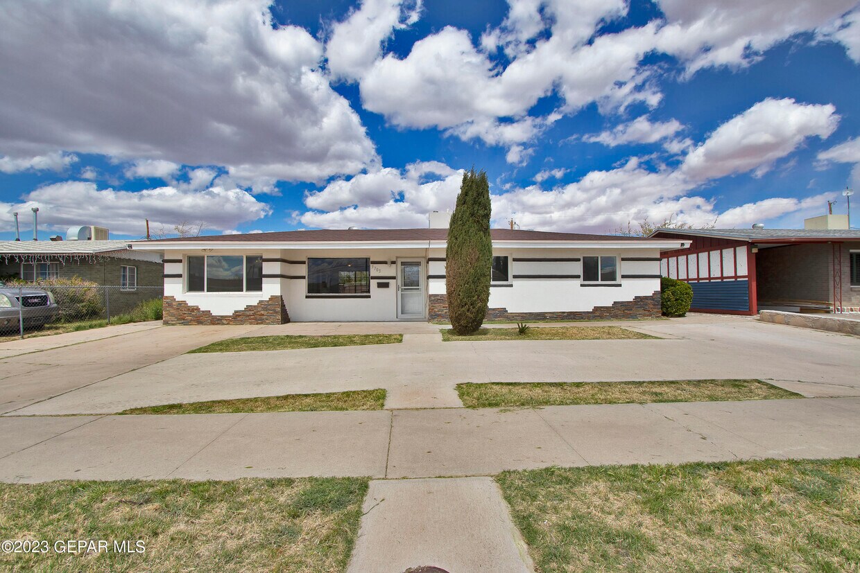 Primary Photo - 5703 Wren Ave