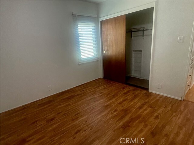 Foto del edificio - 1139 W 102nd St