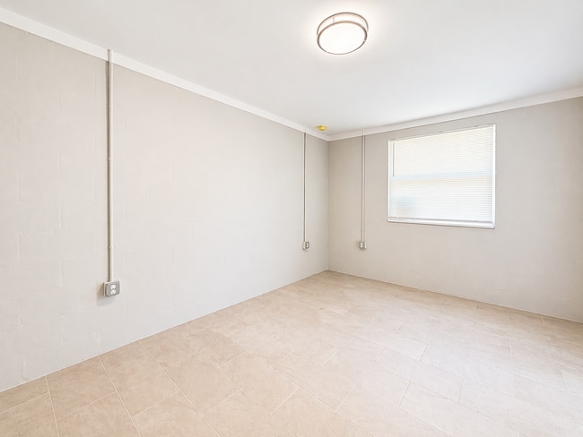 Building Photo - Modern Duplex Living Minutes from Downtown