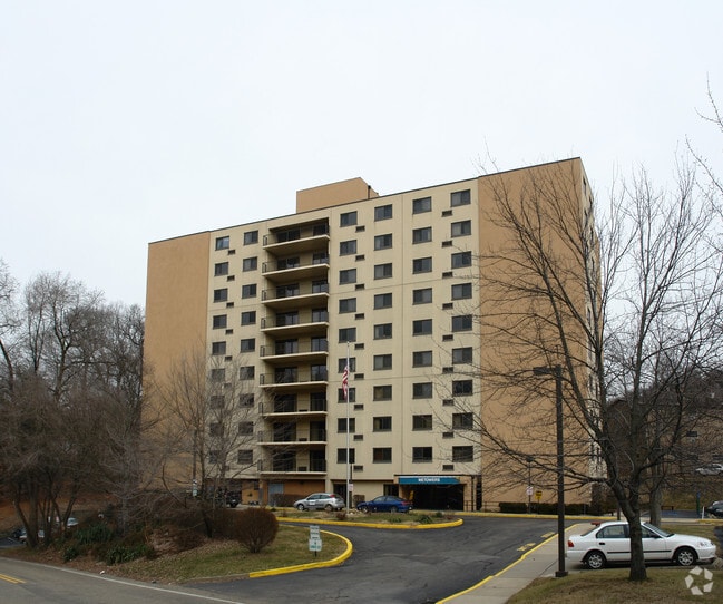 Building Photo - Metowers