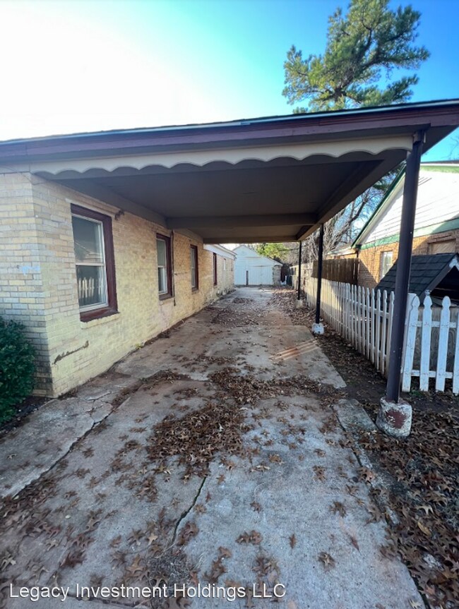 Building Photo - 3 br, 2 bath House - 316 E Harmon