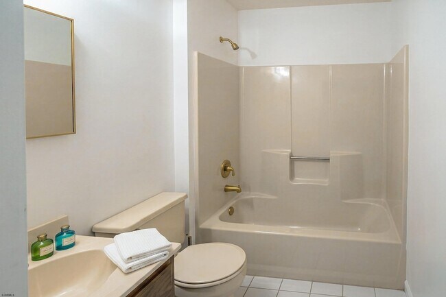 Foto del edificio - 1 Broadmoor Dr