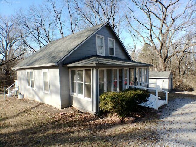 Building Photo - Charming 4-bedroom and 2 full baths home located in Independence, MO.