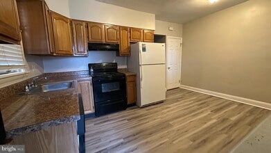 Building Photo - 222 N Miller St