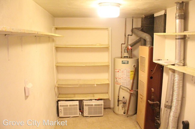 Foto del edificio - 632 W Poplar St