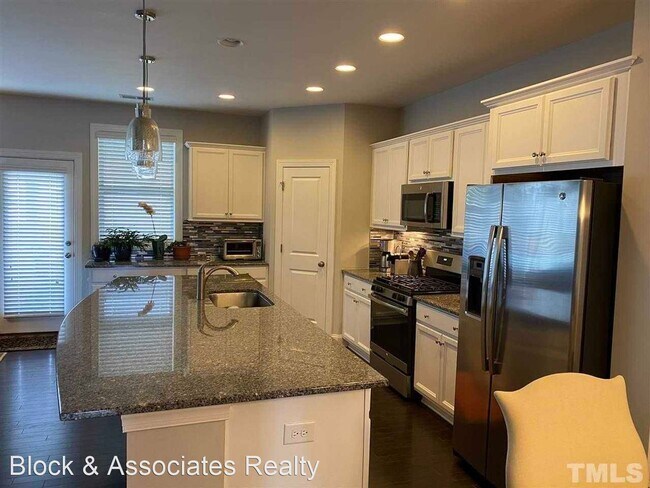 Building Photo - 340 Mallard Landing Dr