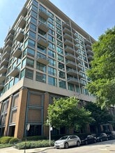 Building Photo - 125 E 13th St