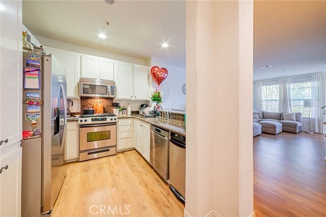 Foto del edificio - 12664 Chapman Ave