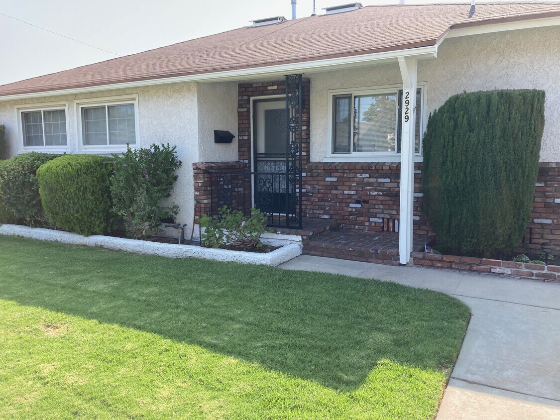 2929 N Lincoln St, Burbank, CA 91504 - House Rental in Burbank, CA