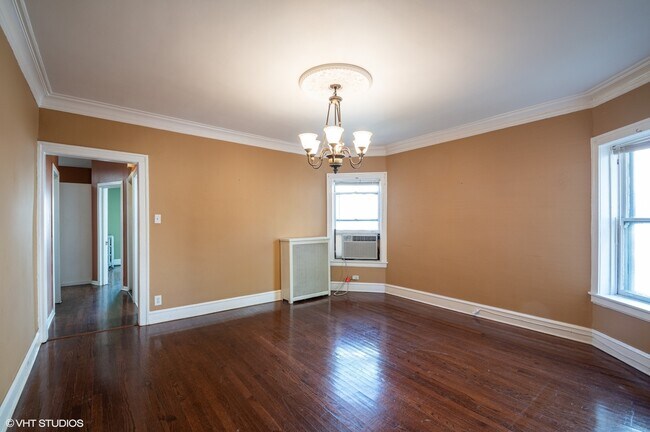 Building Photo - 6424 N Francisco Ave