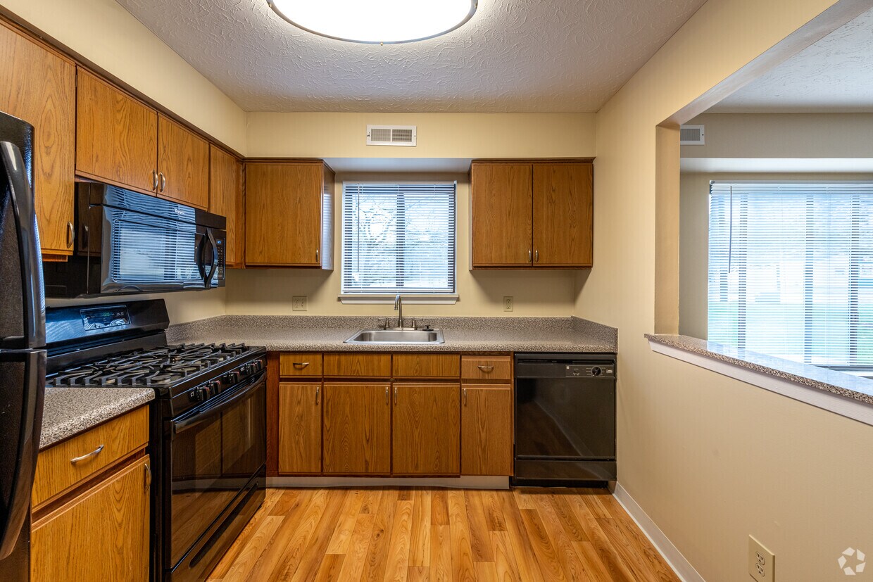 Ravenna Woods Apartments Apartments in Twinsburg, OH