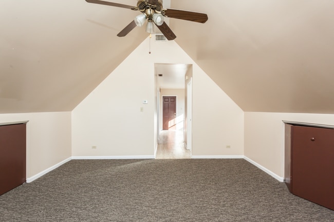 Building Photo - 2131 N Lorel Ave