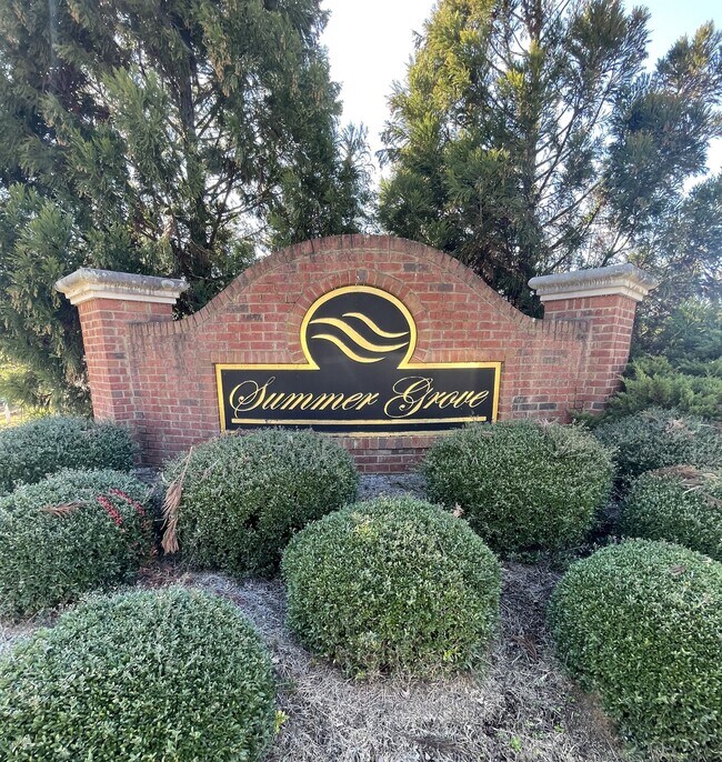 Foto del edificio - 313 Laurel Springs Dr