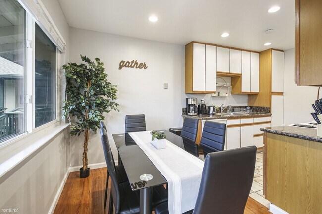 Building Photo - 2 br, 1 bath  - 2025 California St Apt 39A