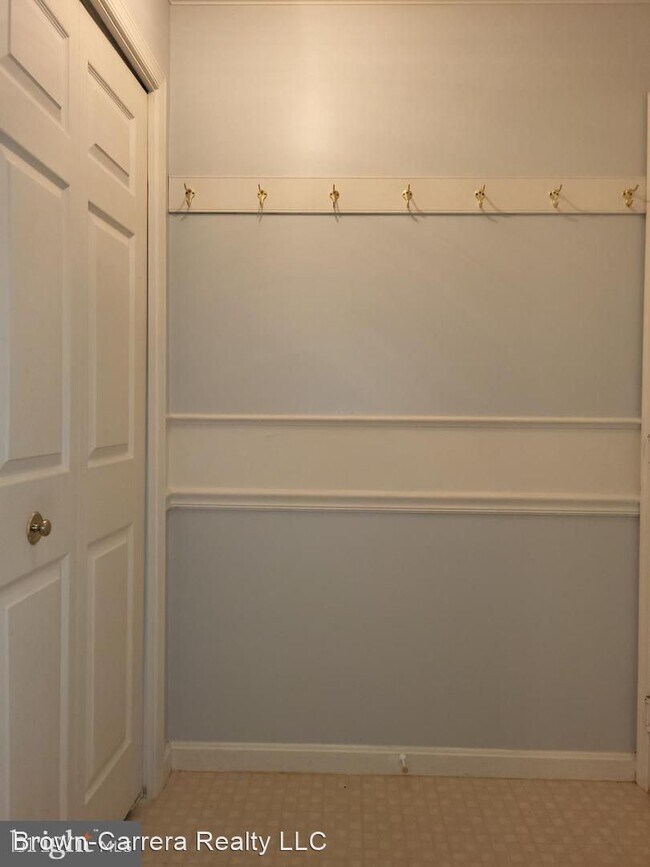 Building Photo - 2 br, 1 bath House - 1133 Huntmaster Ter N...