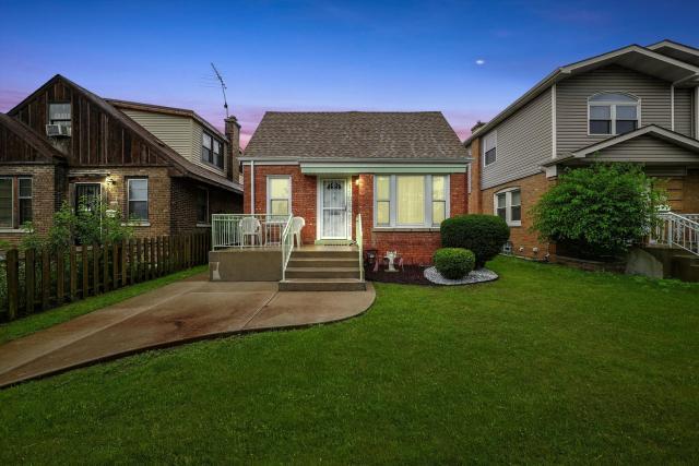 Building Photo - 4 bedroom in Chicago IL 60617