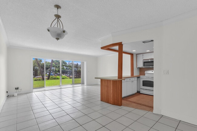 Building Photo - 342 Southwind Dr