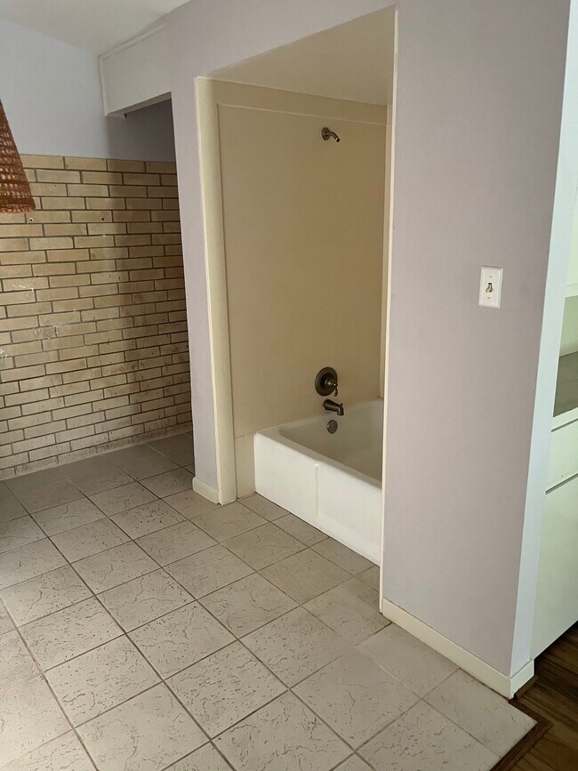 Downstairs Bath - 242 Hollyvale Dr