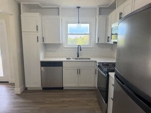 Building Photo - 346 Valley View Dr