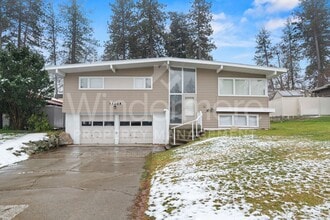 Building Photo - 3304 E 16th Ave