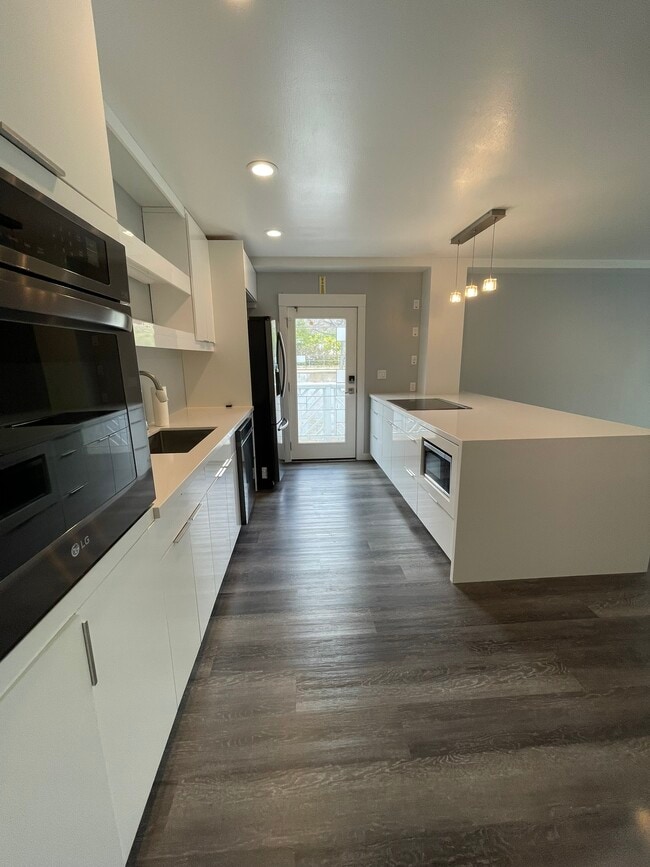 Foto del edificio - 6153 Kalaniana?ole Hwy