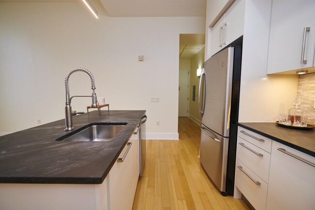 Building Photo - 4 Beacon Way