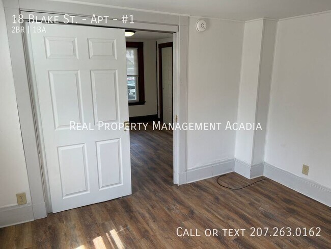 Building Photo - 1st Floor 2 Bedroom in Brewer, ME
