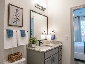The Daysailer I: 1BR, 1BA- Bathroom - The Waters at Freeport