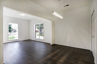 Building Photo - 12818 Chamberlain Dr