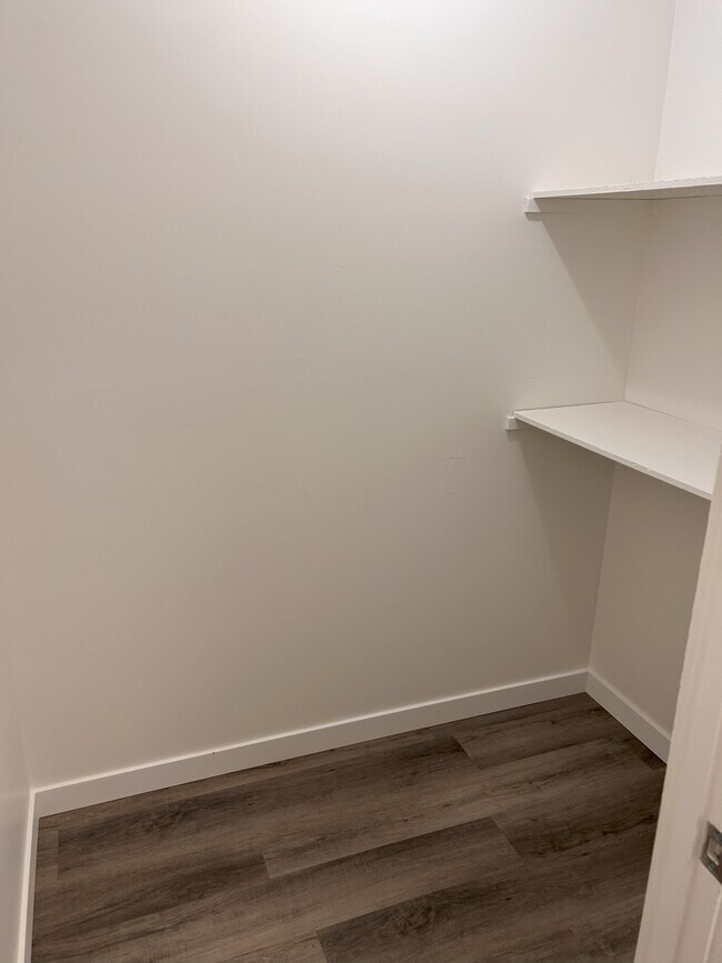 Photo du bâtiment - 727 5th Ave N