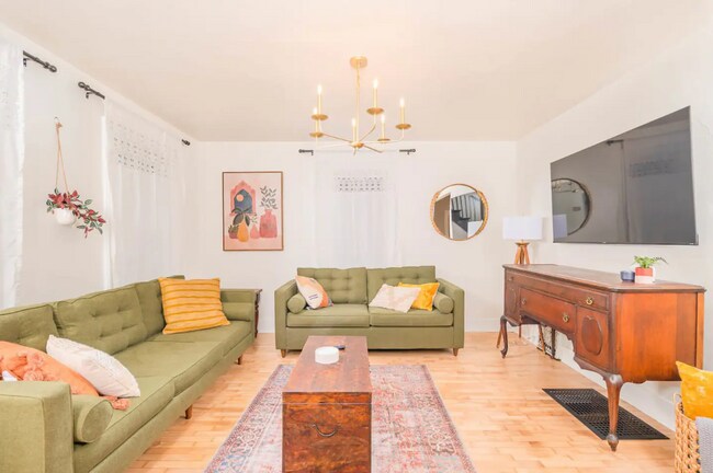 Foto del edificio - 614 W Lawrence St
